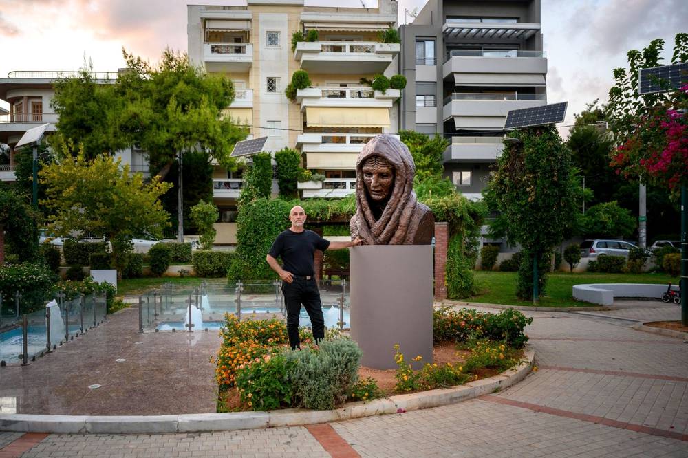Refugee-Woman of Smyrna at Saint George Square, Neo Psychiko, Athens, Greece